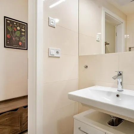 Apartment Lovely 2