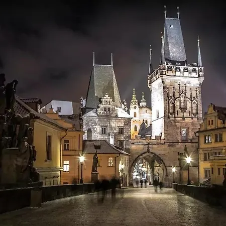 Lovely 2 Prague